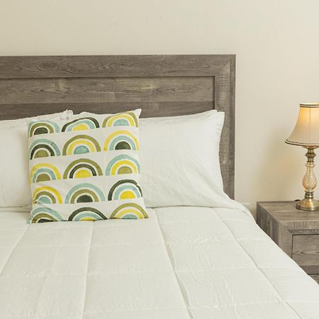 Phoenix Park Villas - Portmore - 10Mins To Beach Exteriör bild