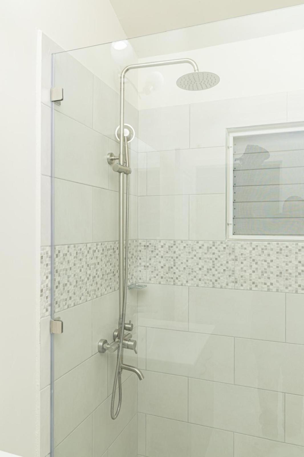 Phoenix Park Villas - Portmore - 10Mins To Beach Exteriör bild