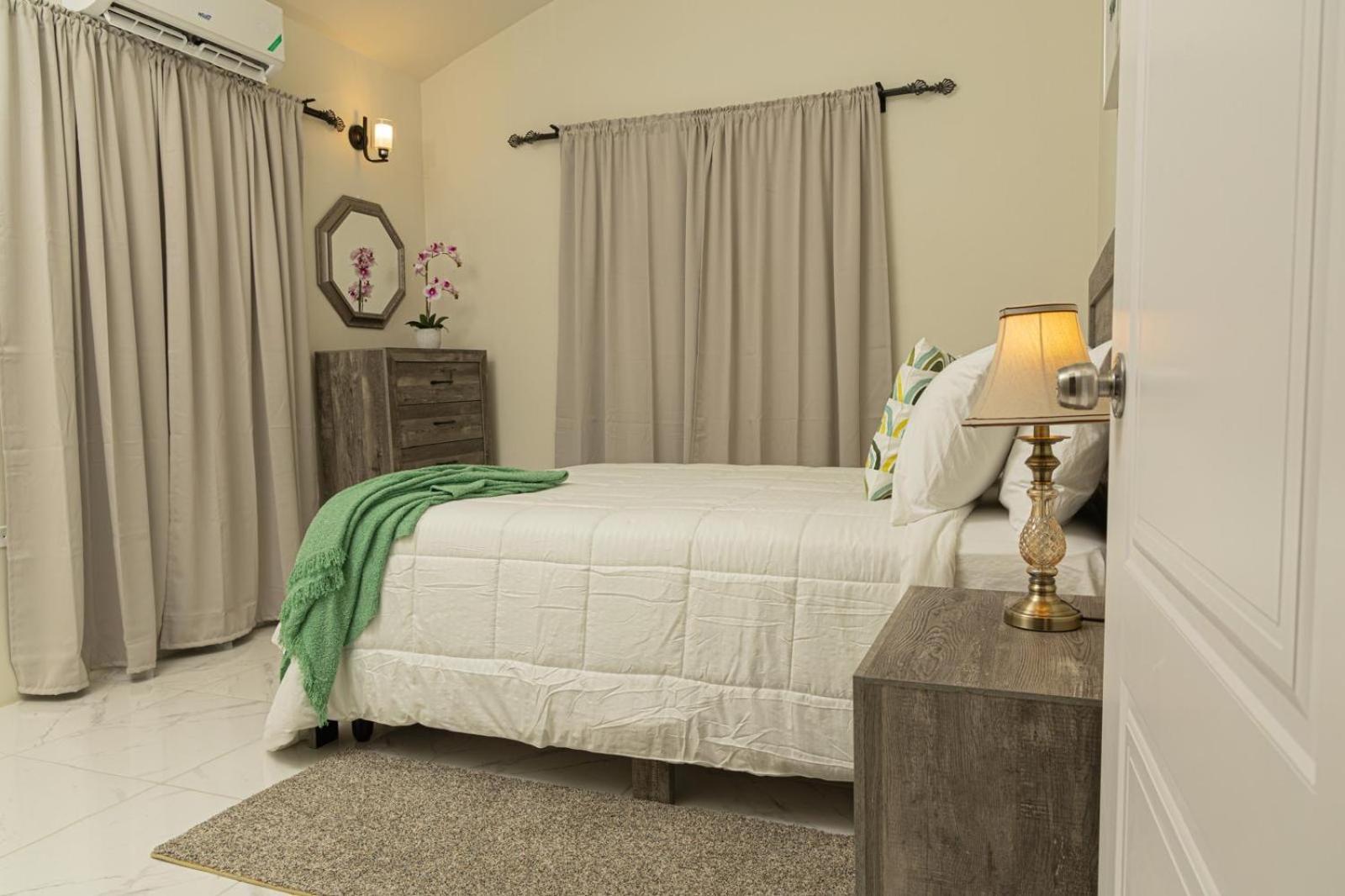 Phoenix Park Villas - Portmore - 10Mins To Beach Exteriör bild